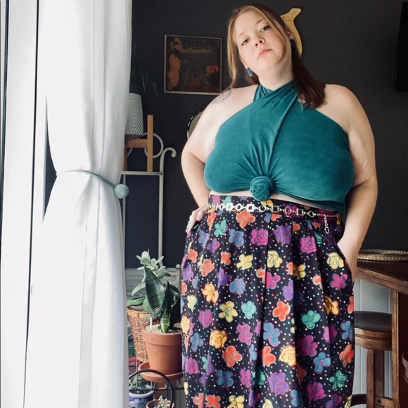 Meet your POSH BESTIE, Katie!😘 - Picture 2 of 8